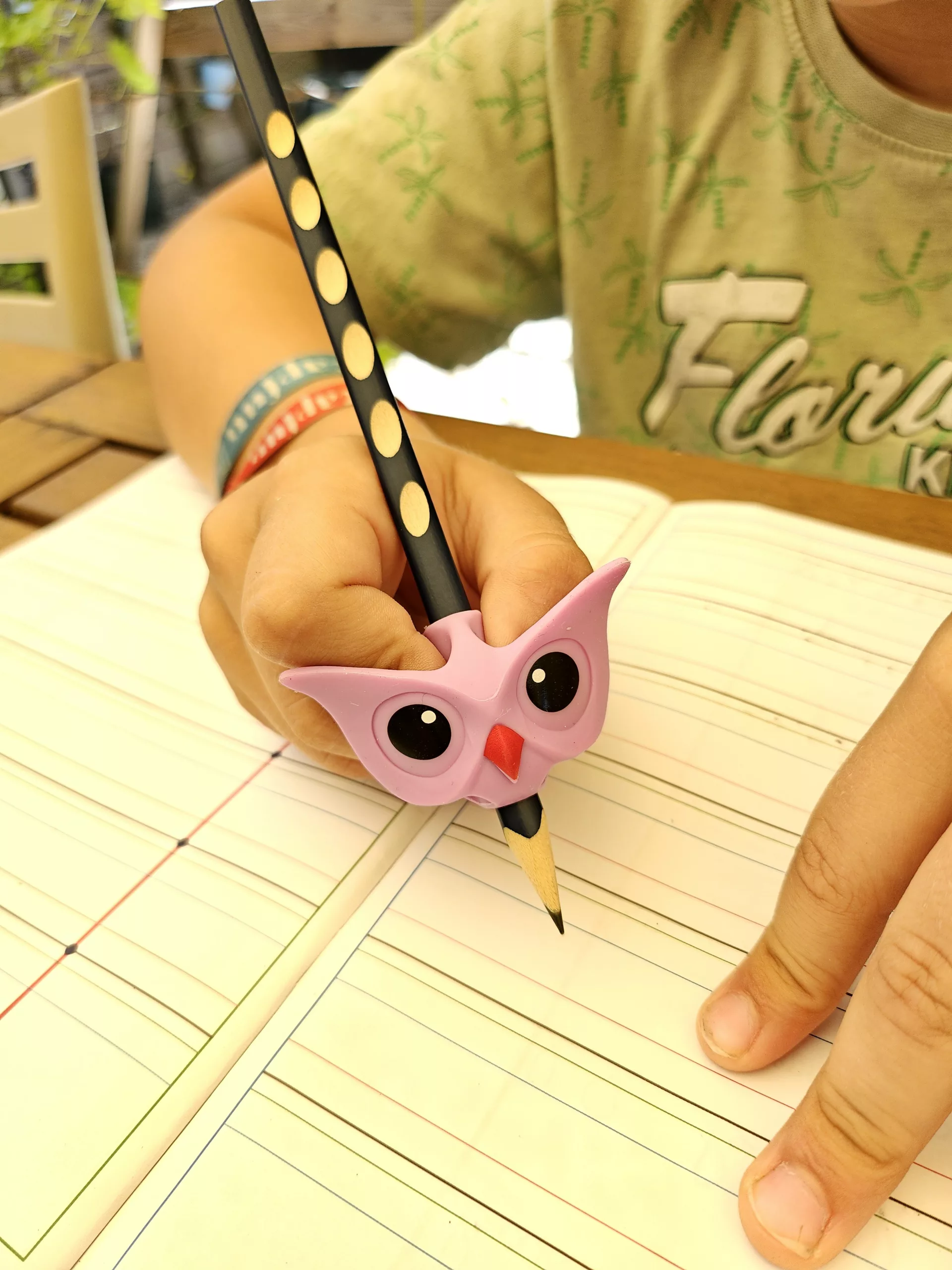 Guide-Doigts Hibou : Amélioration de la Prise du Stylo 🦉✍️ – Image 2